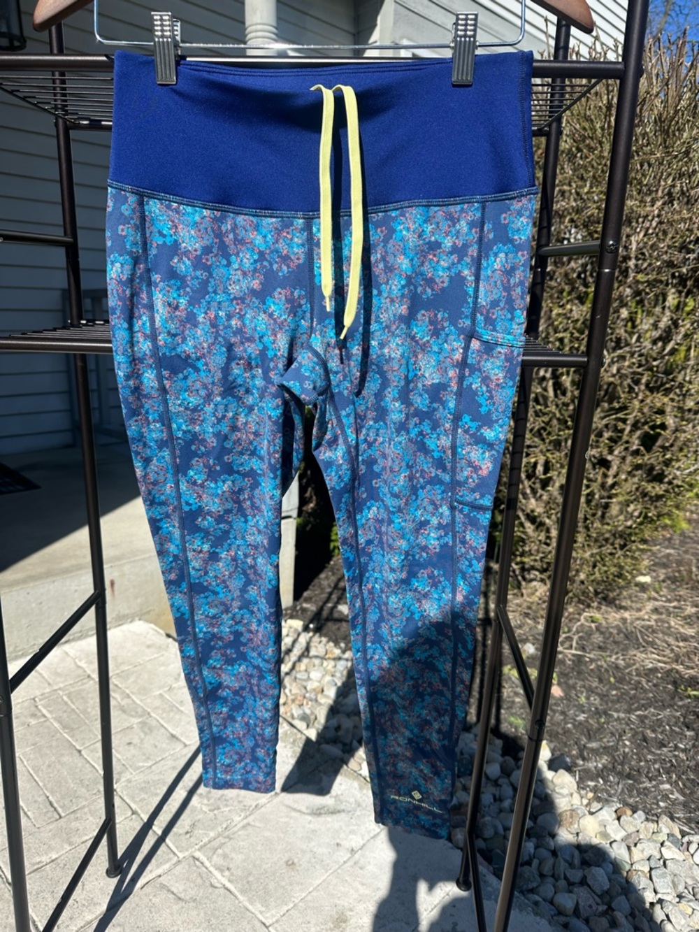 Ronhill Women’s Blue Floral Active Leggings